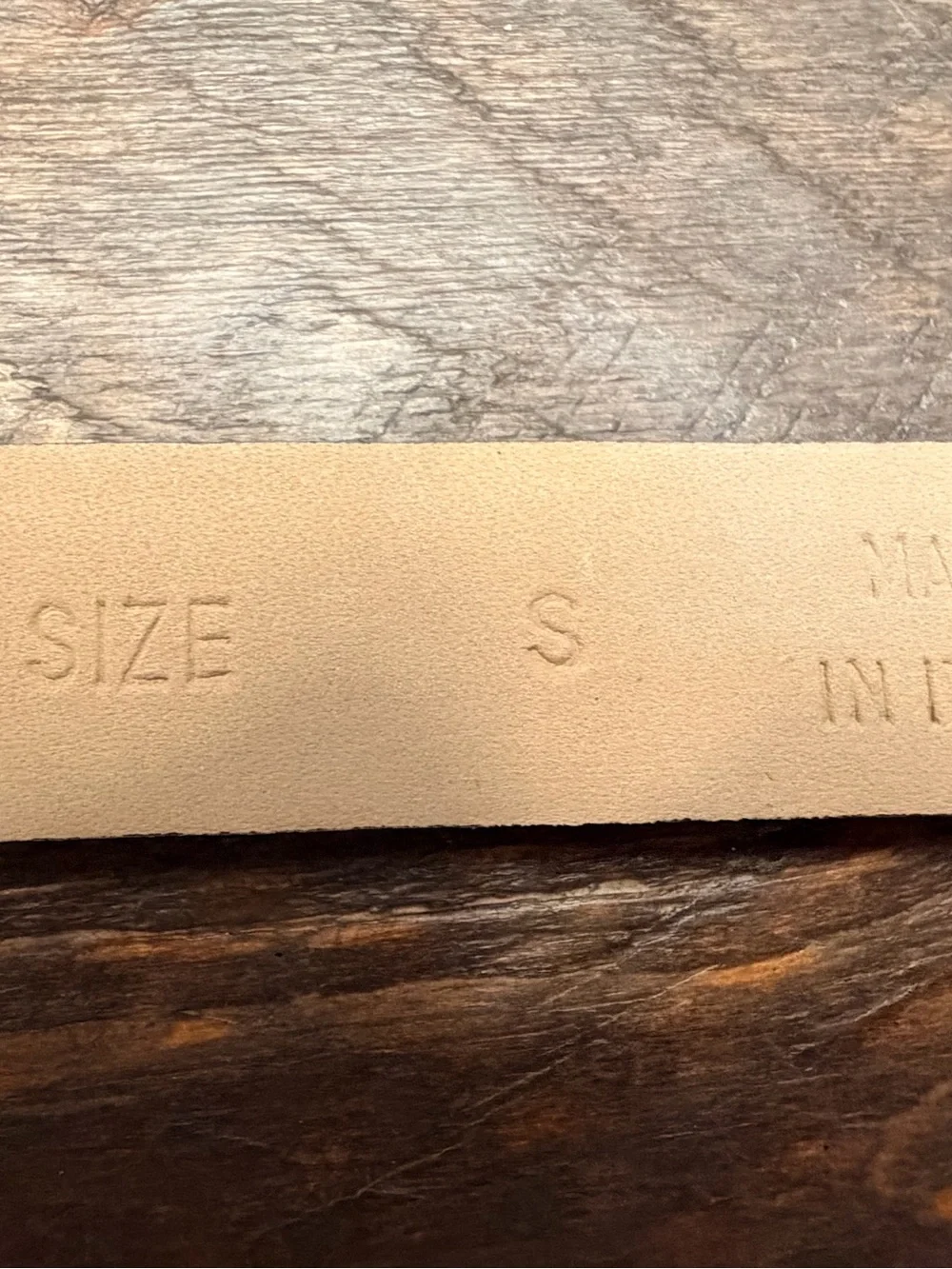 Title:Banana Republic Crocodile Embossed Black Leather Belt Size S EUC Flawless